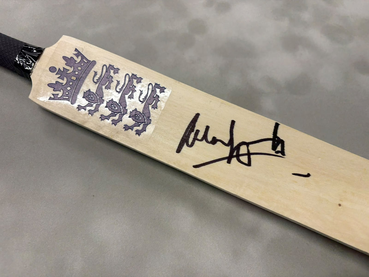 Allan Lamb Former Northants & England Cricket Captain Signed Mini Bat + Cert