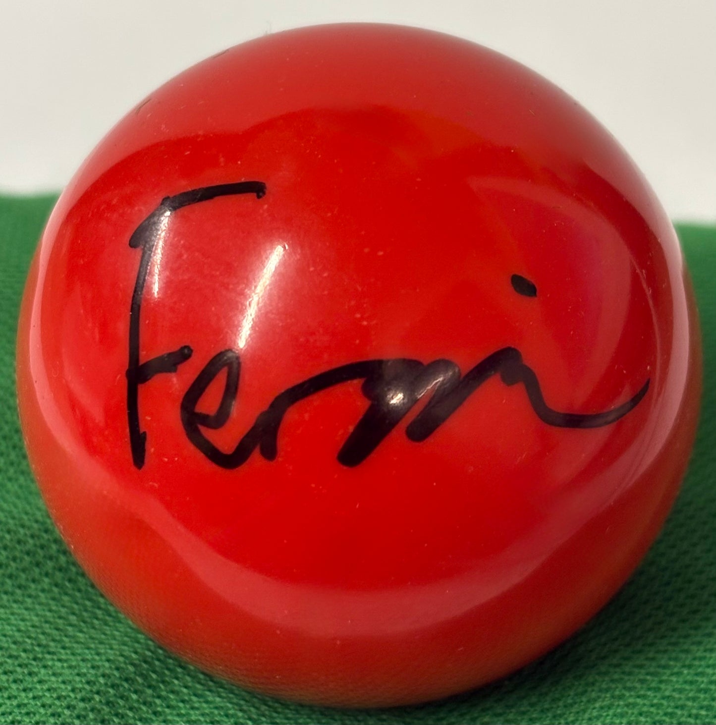 World Snooker Tour Player Fergal Quinn Signed Red Snooker Ball + Dealer Cert