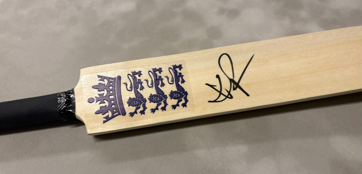 Kevin Pietersen England Legend & Star Batsmen Signed Mini Cricket Bat + Cert