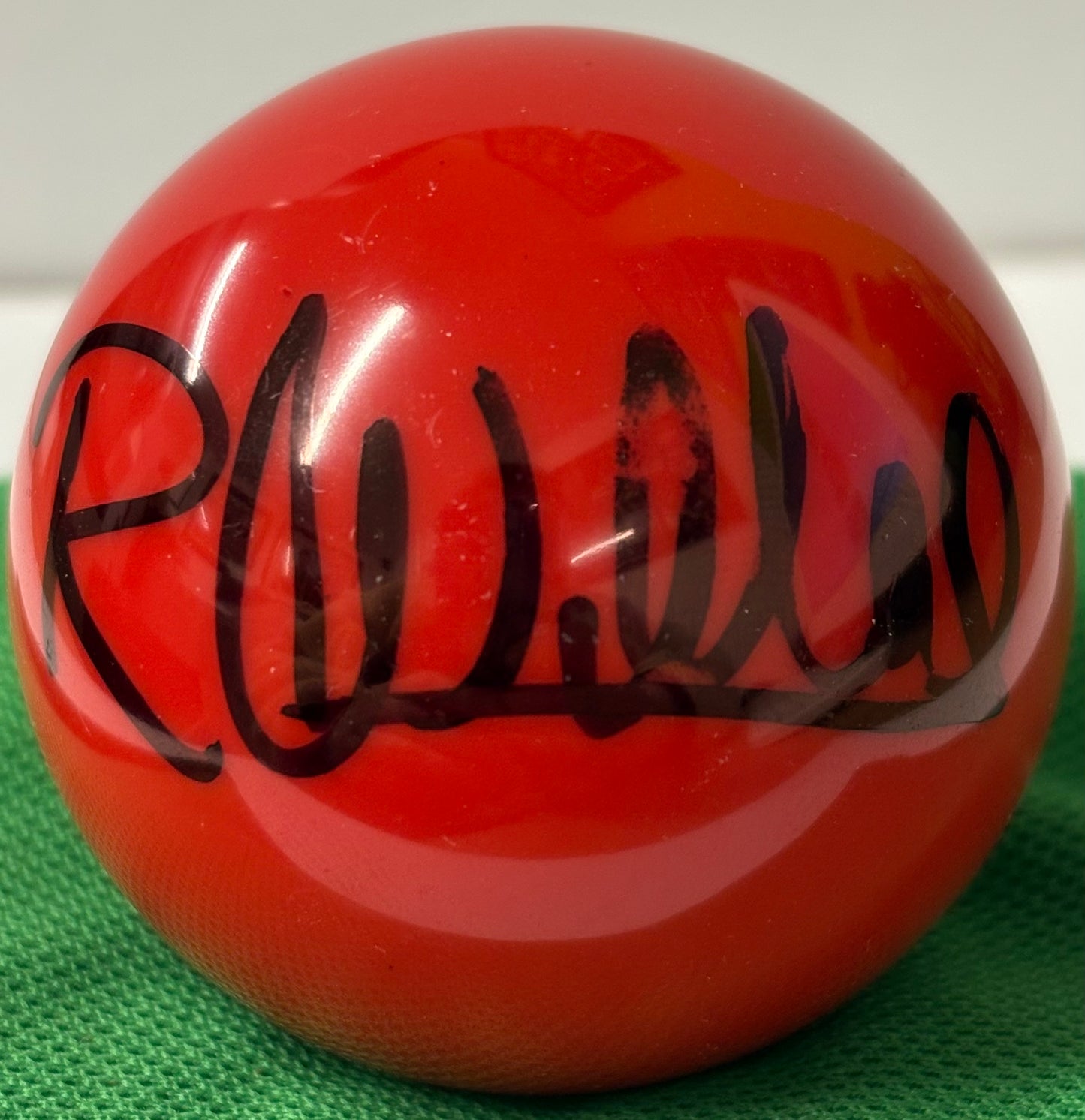 Robbie Williams English Snooker Player Signed Red Snooker Ball + Dealer COA