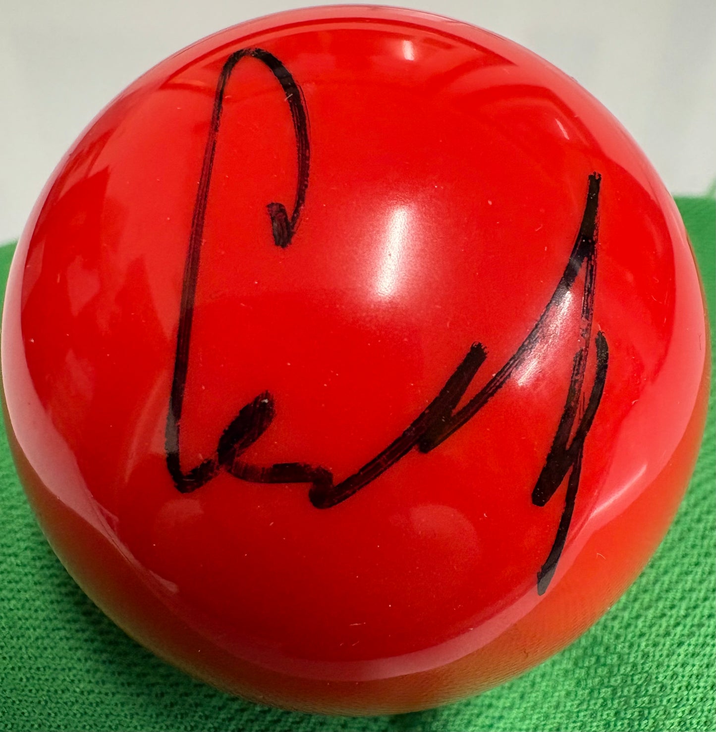 Yan Bingtao Signed RED Snooker Ball + Dealer COA