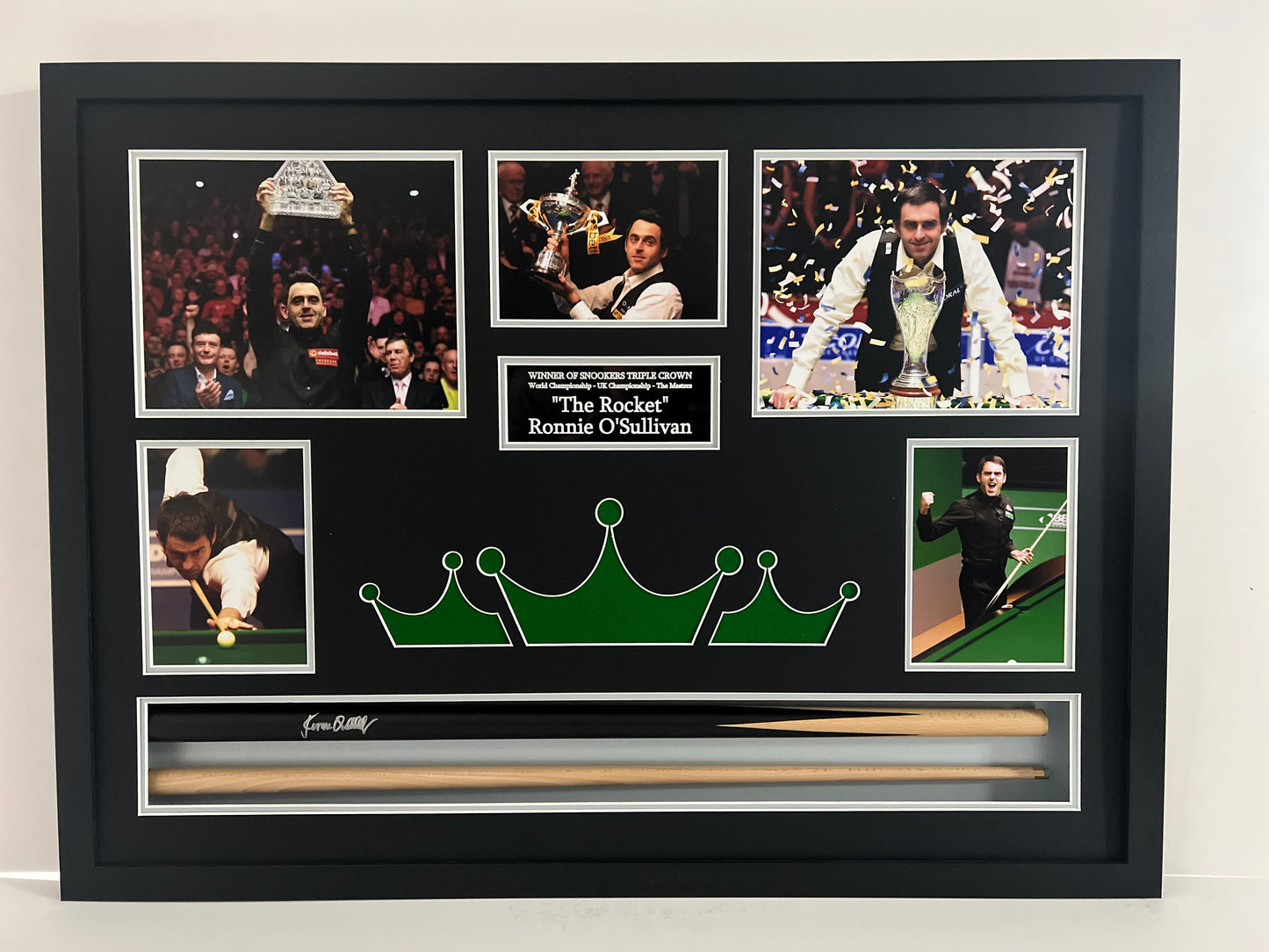 Ronnie O'Sullivan 'The Rocket' Snooker Legend Framed Signed Snooker Cue & Photo Display + Cert