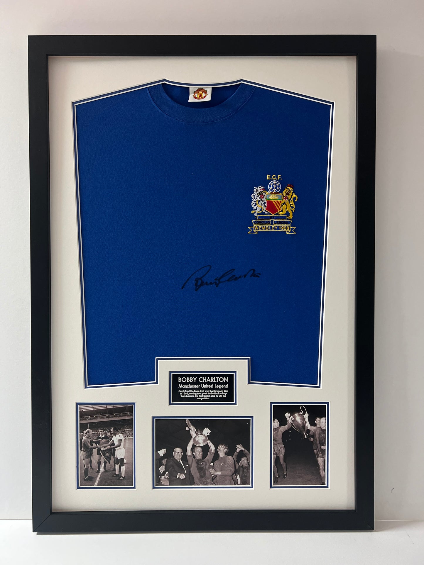 Sir Bobby Charlton Signed 1968 European Cup Final Framed Shirt + Cert