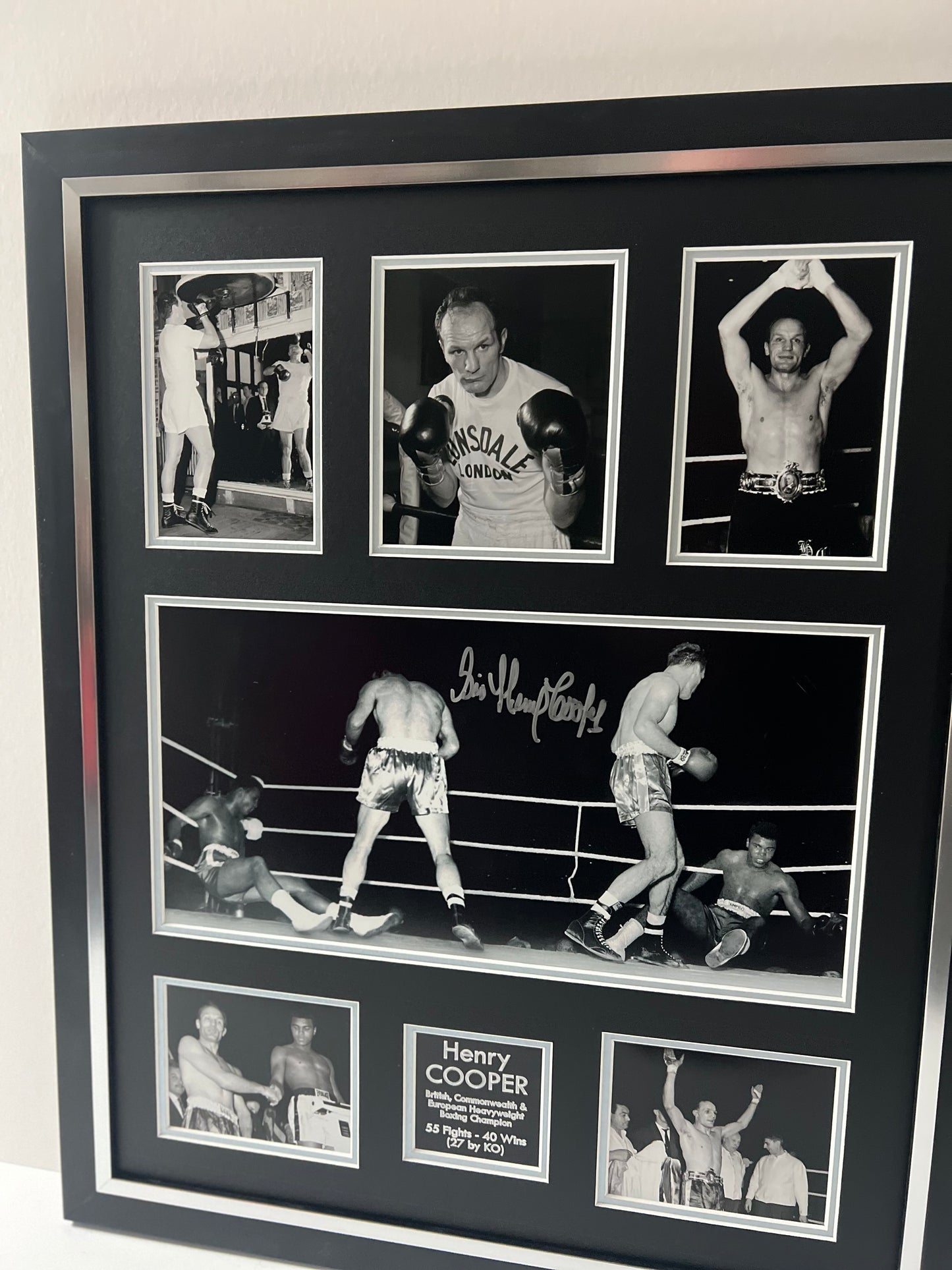 Sir Henry Cooper Heavyweight Boxing Legend Signed & Framed Photo Display + Cert