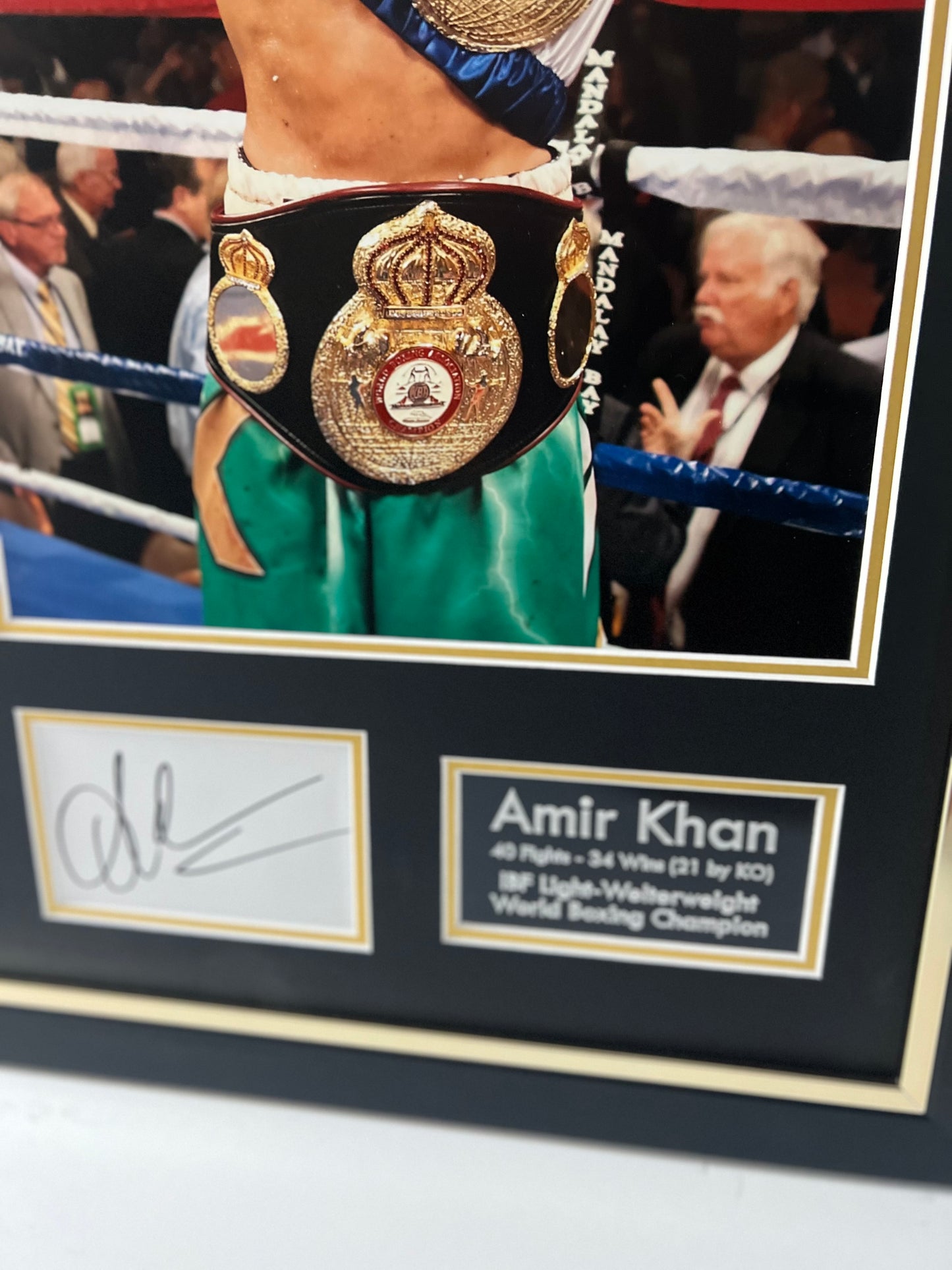 Amir Khan Light Welterweight World Boxing Champion Signed Framed Display + Cert