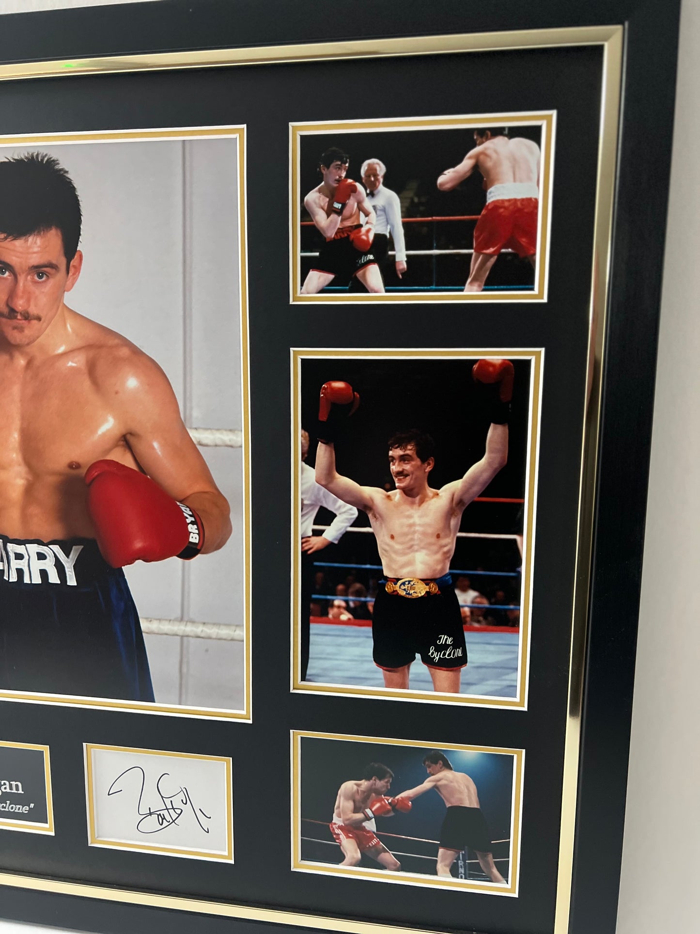 Barry McGuigan Lineal Featherweight Boxing Champion Signed & Framed Display + Cert