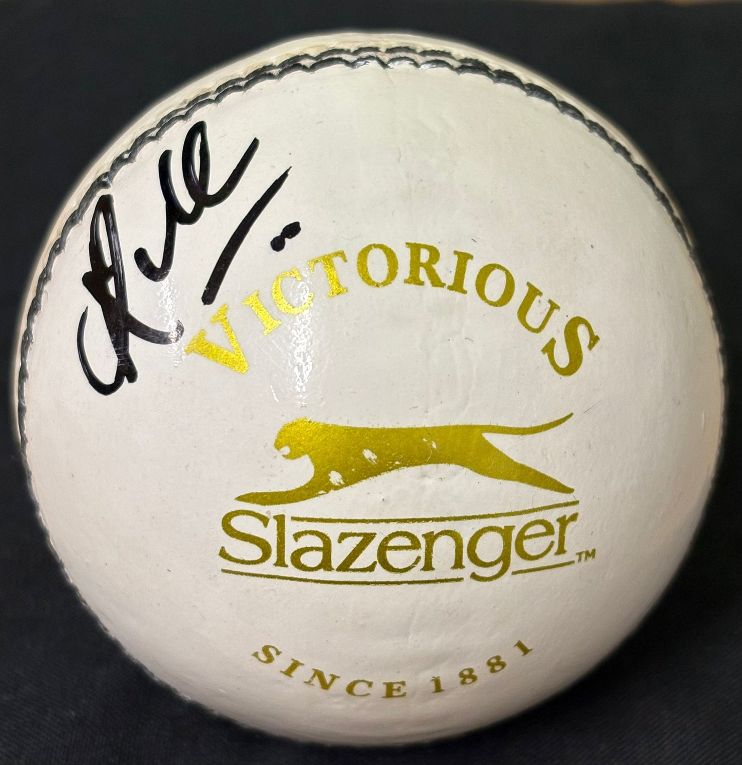 Indian & Delhi Capitals Cricketer KL Rahul Signed White Cricket Ball + Dealer COA