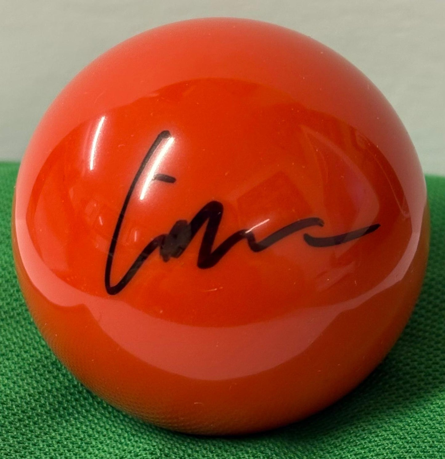 World Snooker Tour Player Liu Wenwei Signed Red Snooker Ball + Dealer COA