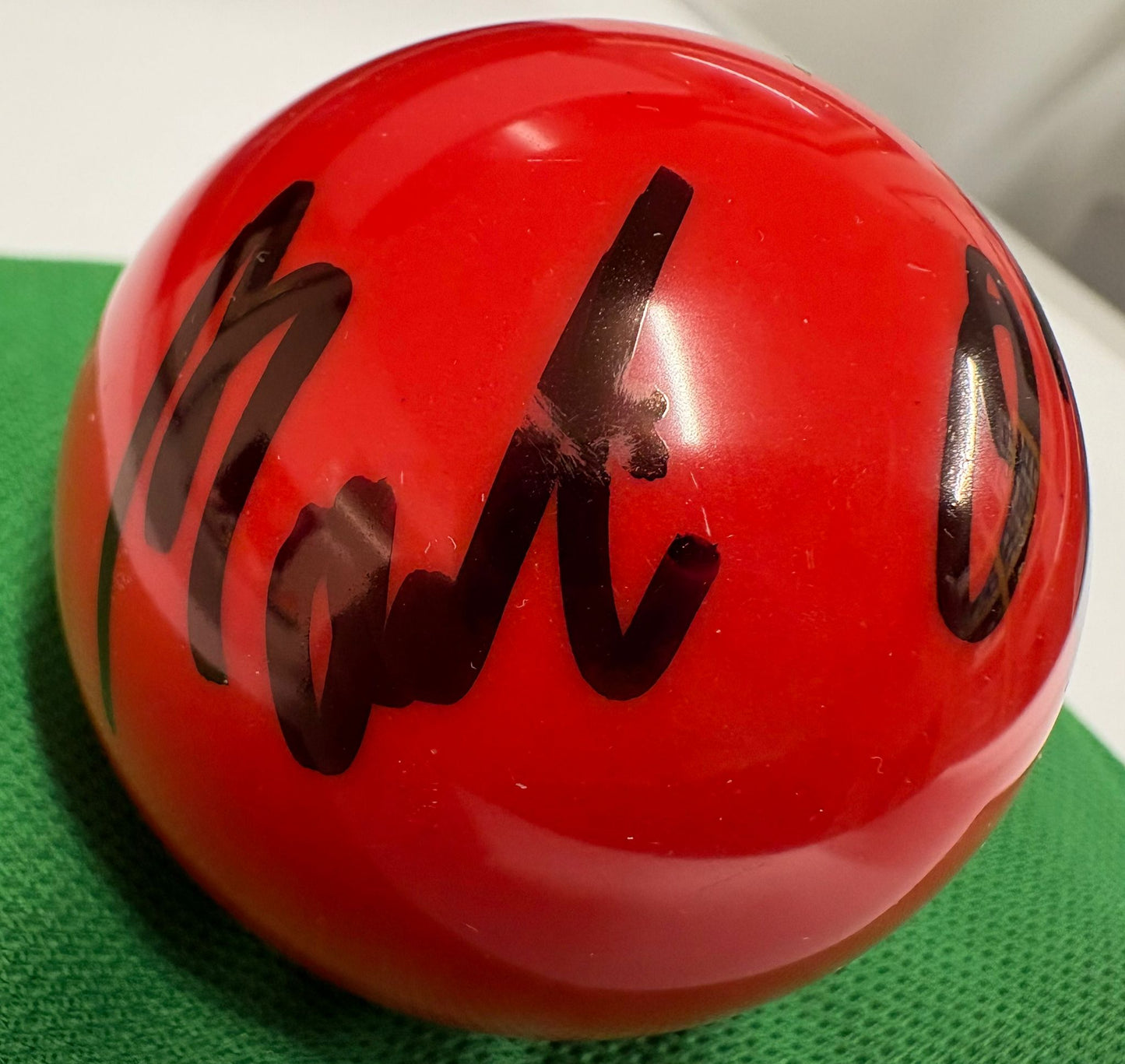 Martin O'Donnell Signed RED Snooker Ball + Dealer COA