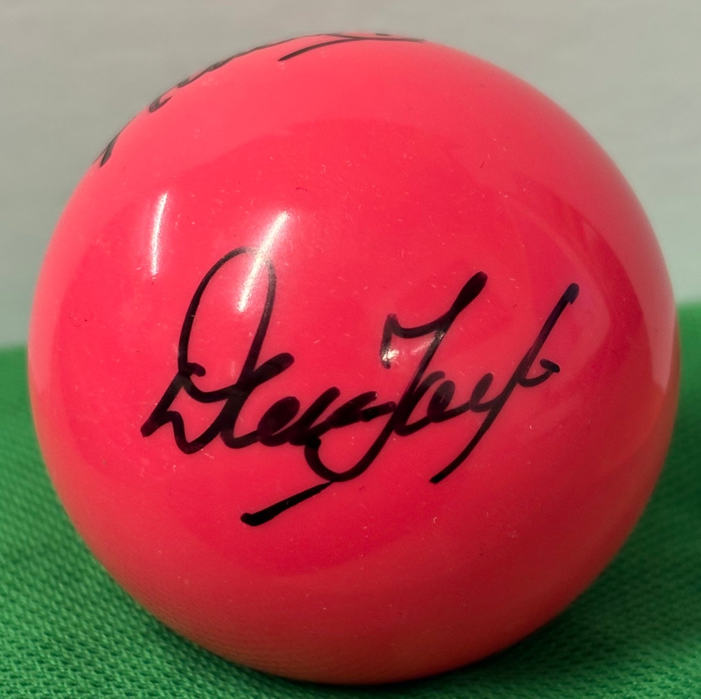 Snooker Legends Dennis Taylor & Steve Davis Signed Pink Snooker Ball + Cert