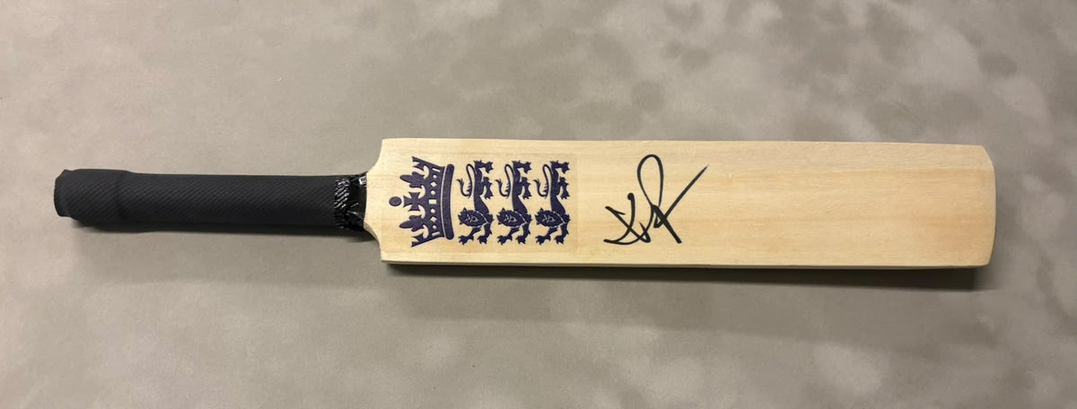 Kevin Pietersen England Legend & Star Batsmen Signed Mini Cricket Bat + Cert