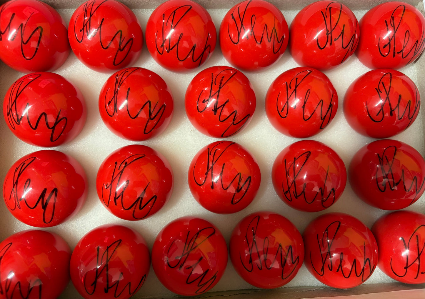 Joe Perry Signed RED Snooker Ball + Dealer COA