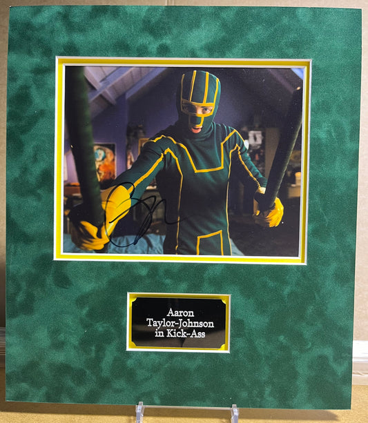 Aaron Taylor-Johnson 'Kick-Ass' Signed & Mounted 10x8 inch Photo Display with COA