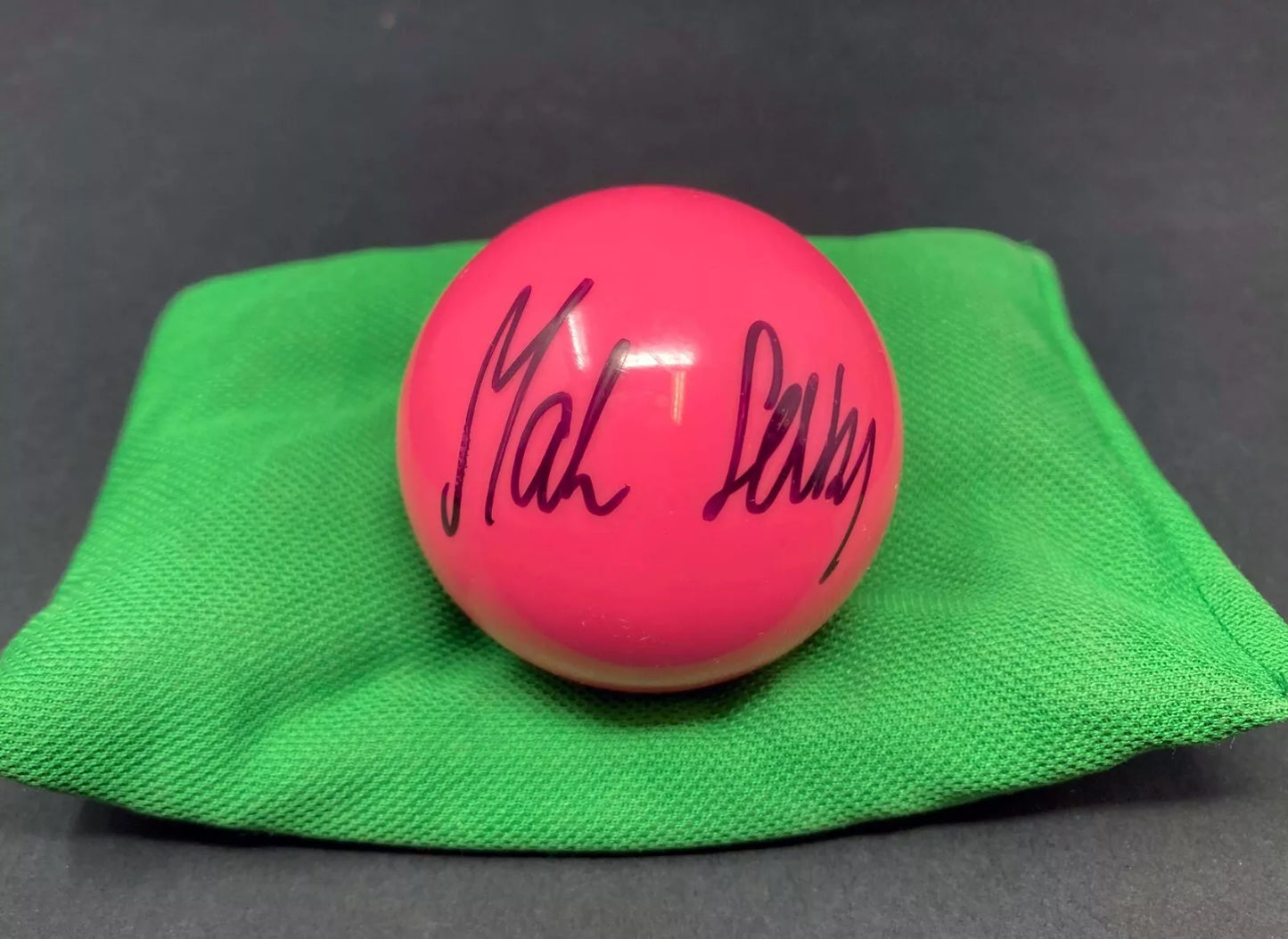 Mark Selby Signed PINK Snooker Ball + Dealer COA