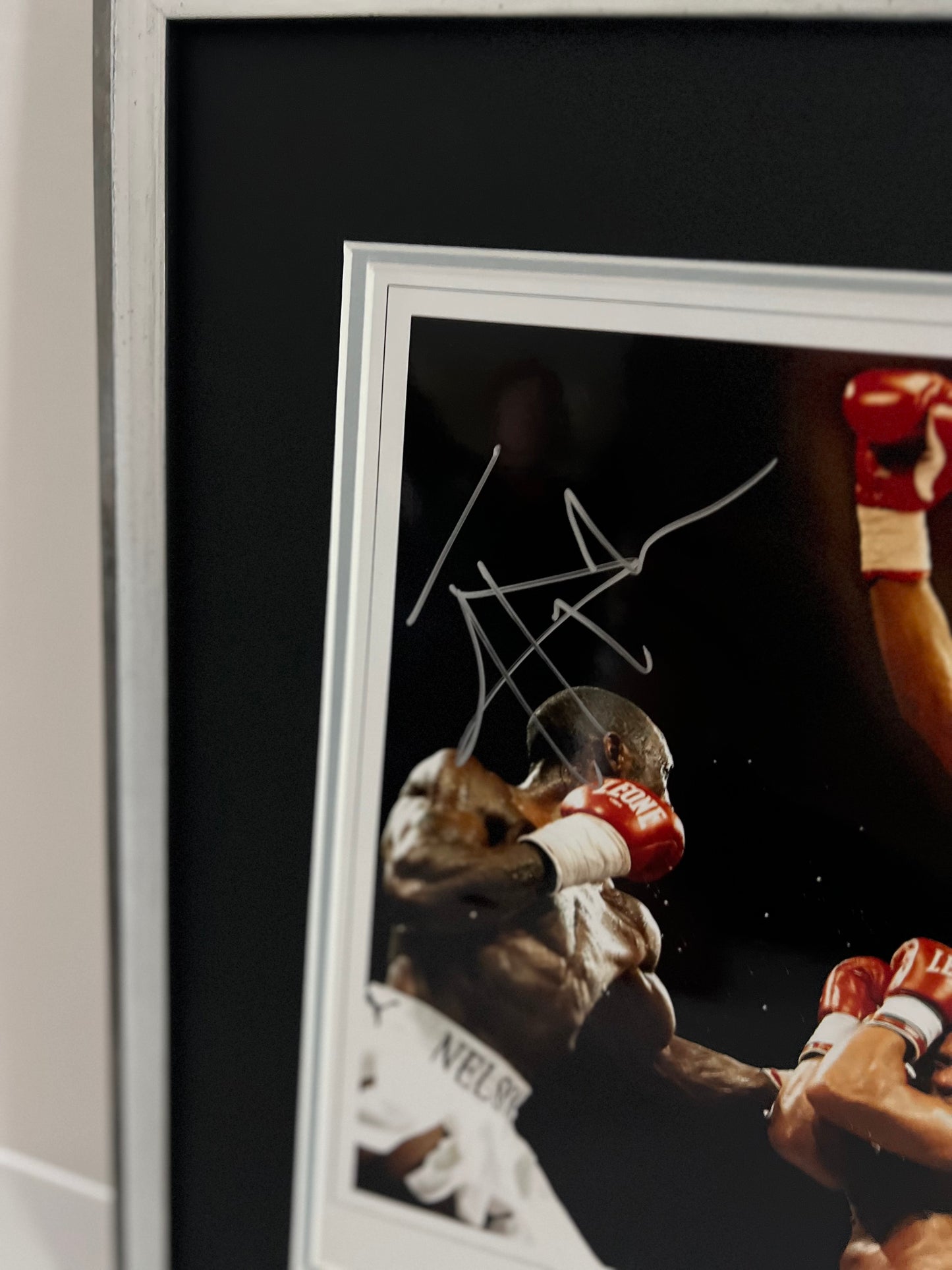Johnny Nelson World Cruiserweight Boxing Champion Framed & Signed Display + Cert