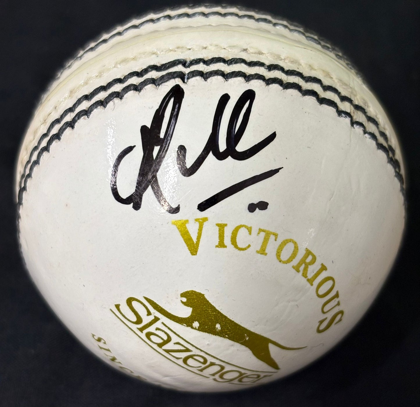 Indian & Delhi Capitals Cricketer KL Rahul Signed White Cricket Ball + Dealer COA